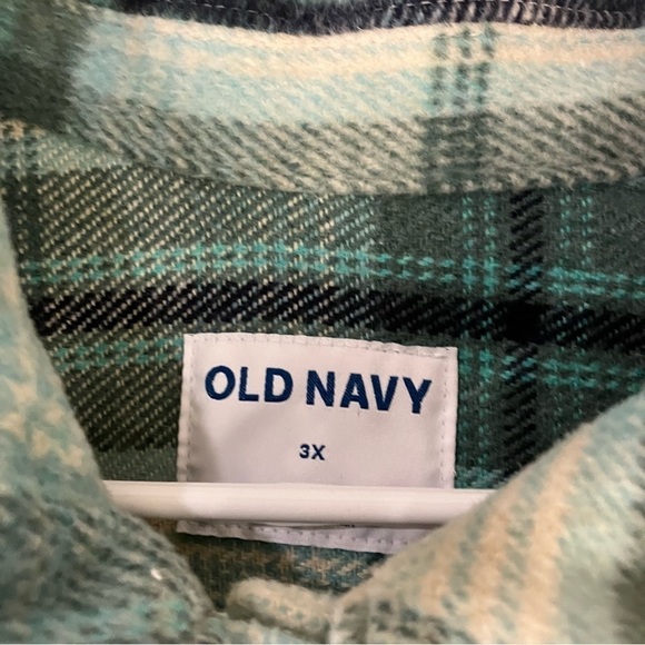 Old Navy Transitional Soft Brushed Plaid Utility Shacket in Green - Picture 10 of 11